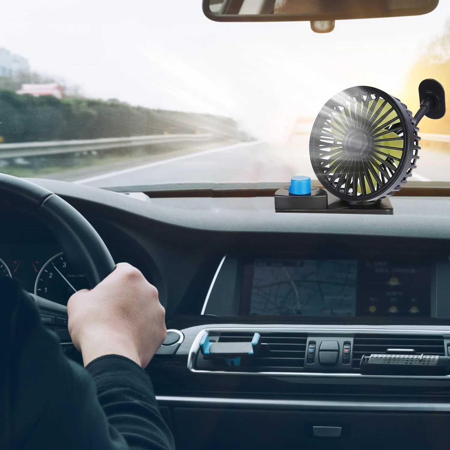 360 º Rotatable Car Cooling Fan with 3 Speeds