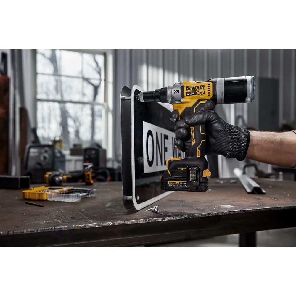 DeWALT DCF414GE2 20V MAX XR 1/4" Brushless Cordless Rivet Tool Kit