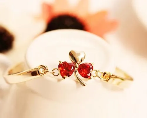 Lucky Three-leaf Clover Red Crystal Bangle