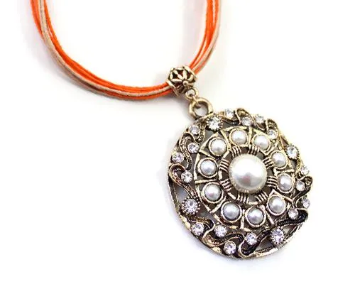 Otto Pearl Pendant Necklace